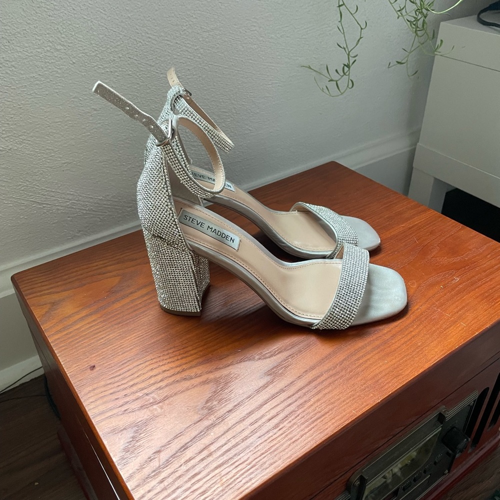 RARE Gigi Steve Madden Rhinestone Heels